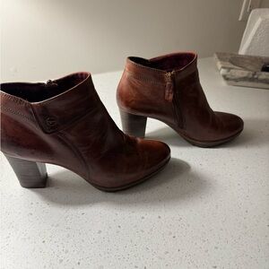 Tamaris Brown Leather Ankle Boots